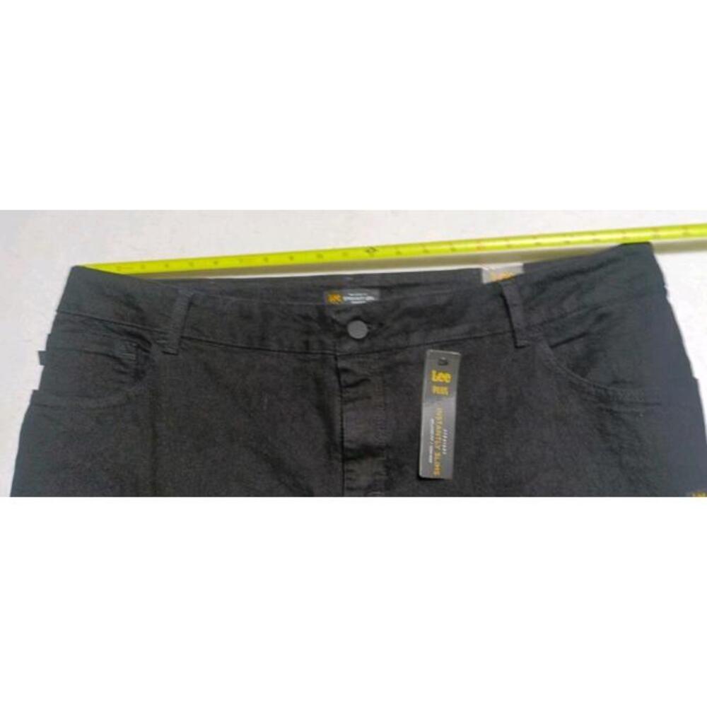 Lee Plus Women's Relaxed Fit Straight Leg Denim Stretch Black Jeans Size 24W - Picture 4 of 7